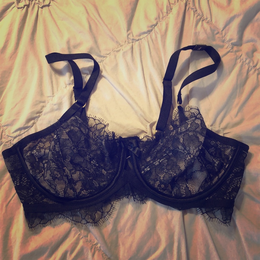 NWOT Victoria’s Secret Very Sexy bra 36C🍒
